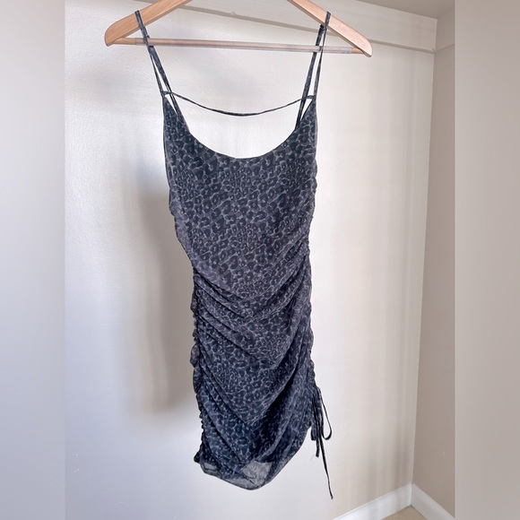 Black and grey leopard print cocktail mini dress - Picture 2 of 4